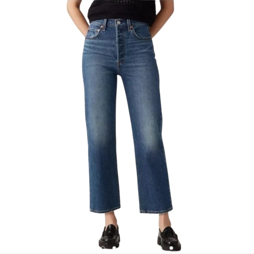 Levi's Women's Indigo Ribcage Straight Ankle Jeans